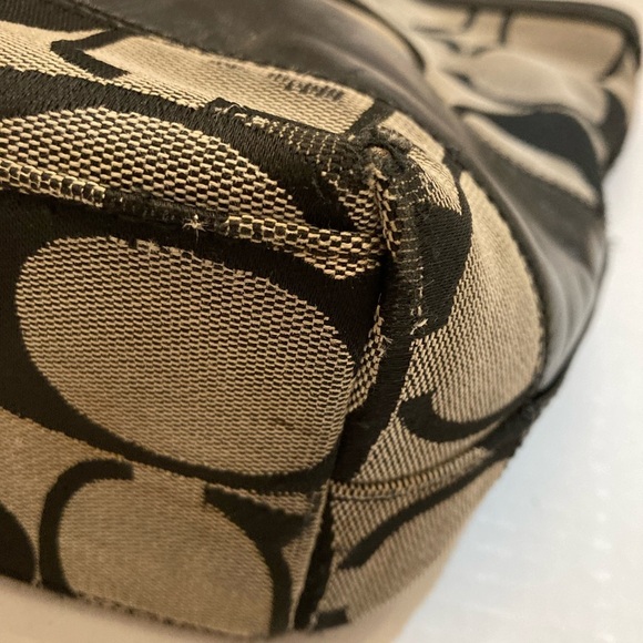 COACH signature stripe  No. 12429
SHOULDERBAG tote VNTG and wallet - Picture 7 of 16